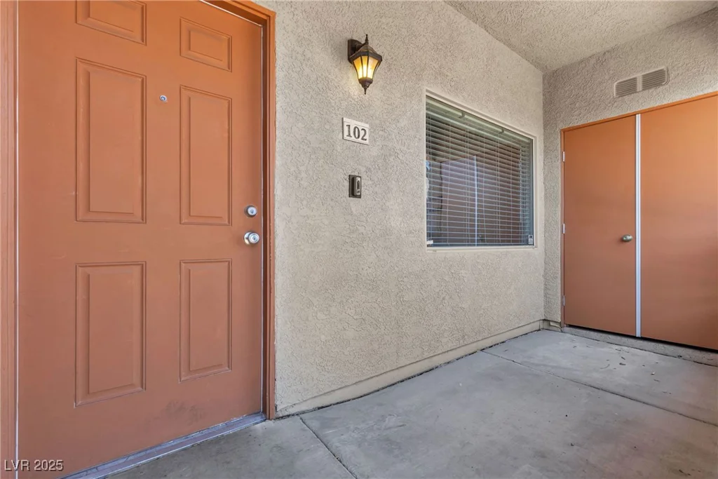 7701 Robindale, Las Vegas, NV 89113
