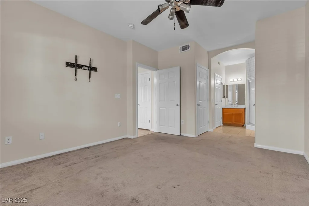 7701 Robindale, Las Vegas, NV 89113