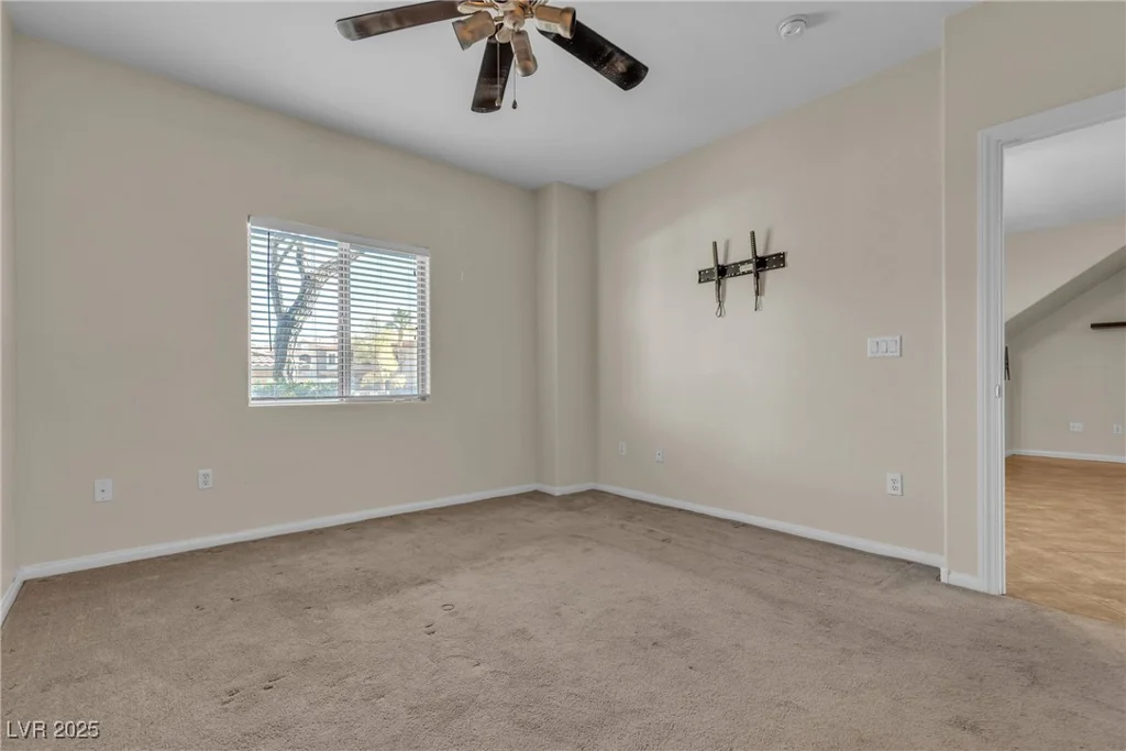 7701 Robindale, Las Vegas, NV 89113