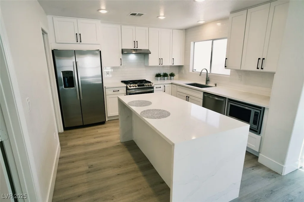 7808 Wavering Pine, Las Vegas, NV 89143