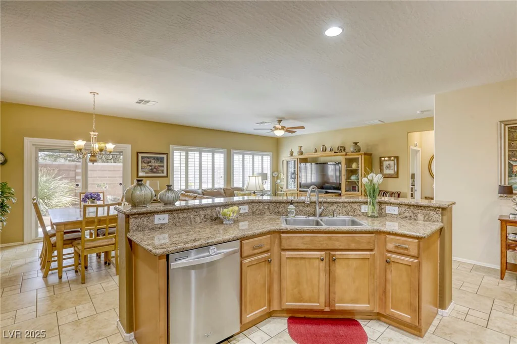 7828 Homing Pigeon, North Las Vegas, NV 89084