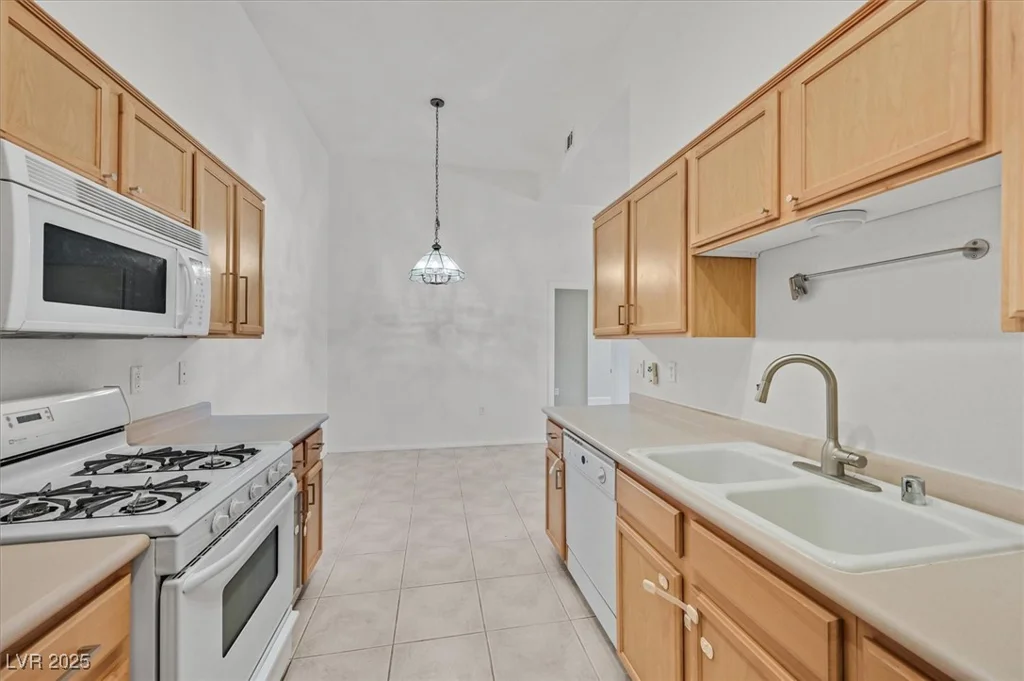 2305 Horizon Ridge, Henderson, NV 89052