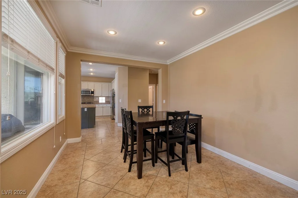 9379 Arrowhead Bluff, Las Vegas, NV 89149