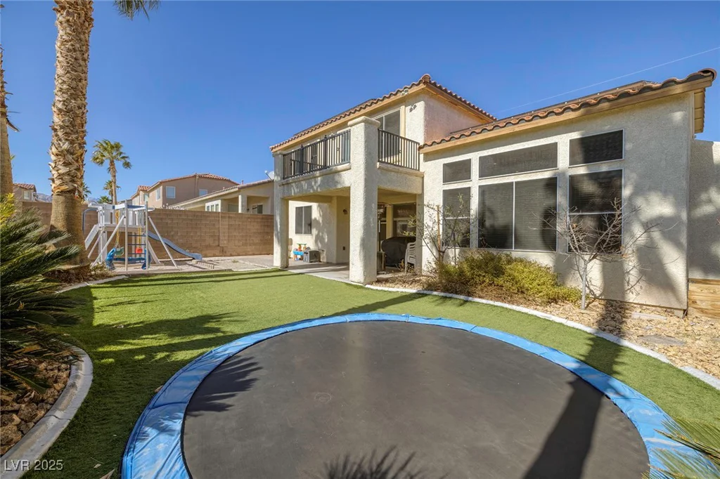 9379 Arrowhead Bluff, Las Vegas, NV 89149