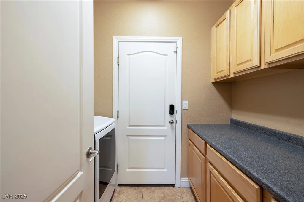 9379 Arrowhead Bluff, Las Vegas, NV 89149