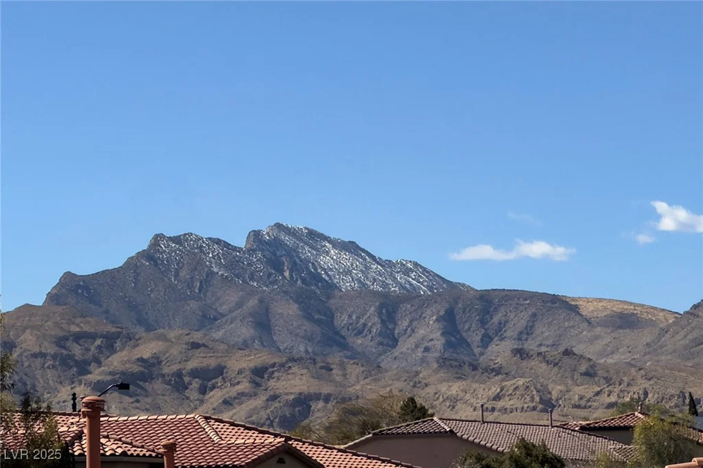 9379 Arrowhead Bluff, Las Vegas, NV 89149