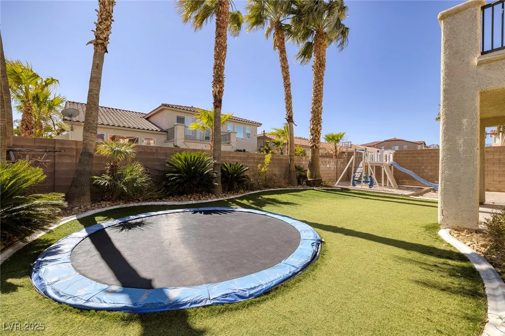 9379 Arrowhead Bluff, Las Vegas, NV 89149