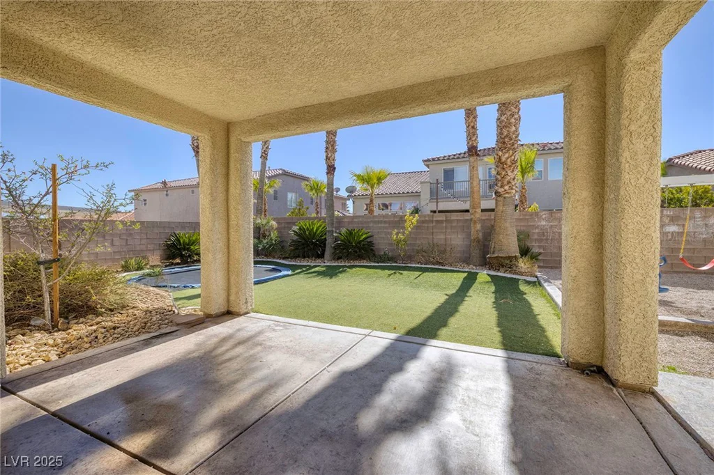 9379 Arrowhead Bluff, Las Vegas, NV 89149