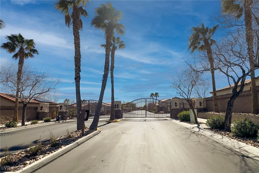 9379 Arrowhead Bluff, Las Vegas, NV 89149