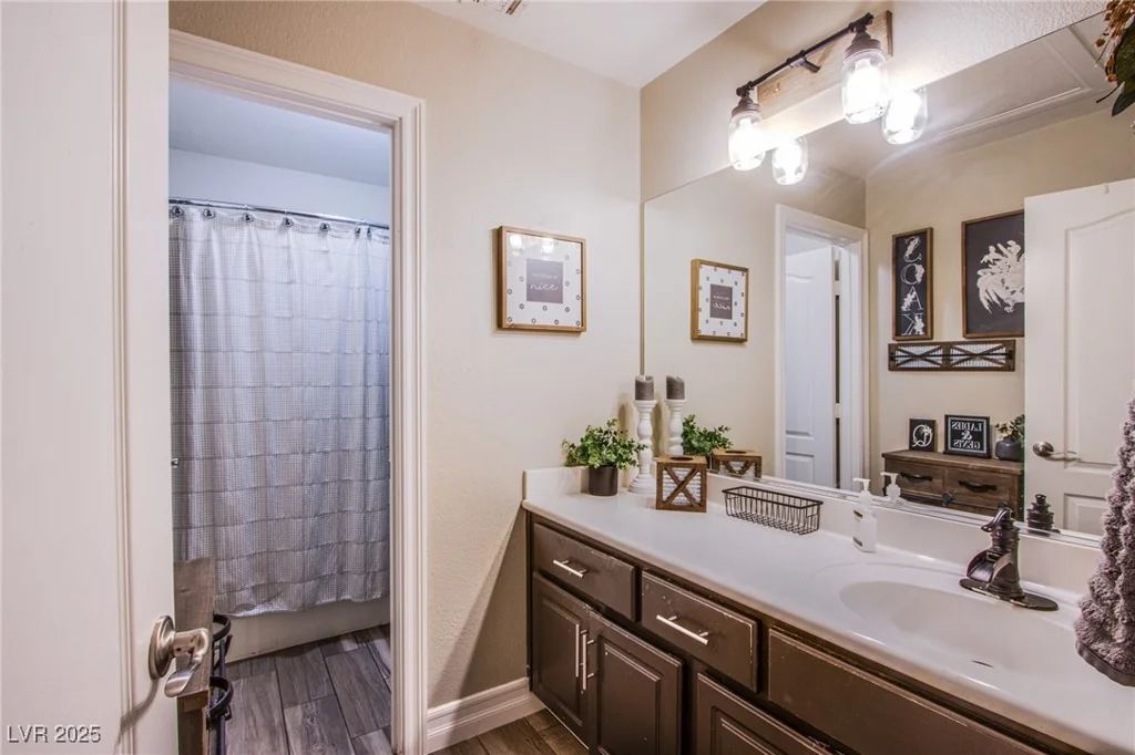 3882 Genoa, Las Vegas, NV 89141
