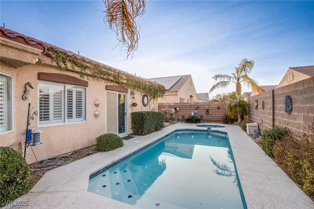 3882 Genoa, Las Vegas, NV 89141