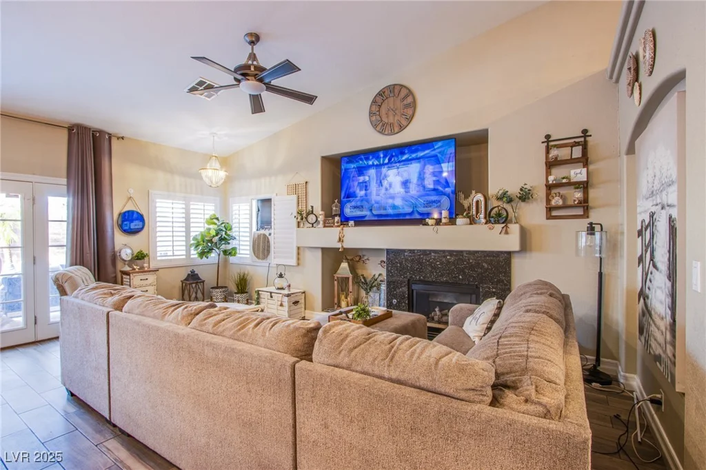 3882 Genoa, Las Vegas, NV 89141
