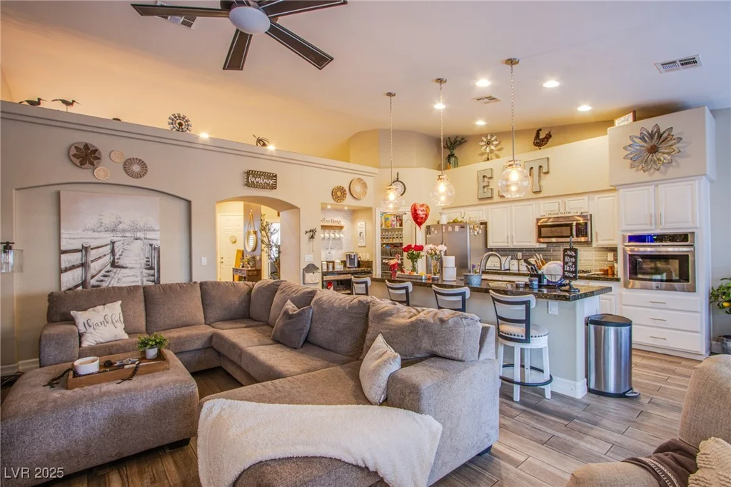 3882 Genoa, Las Vegas, NV 89141