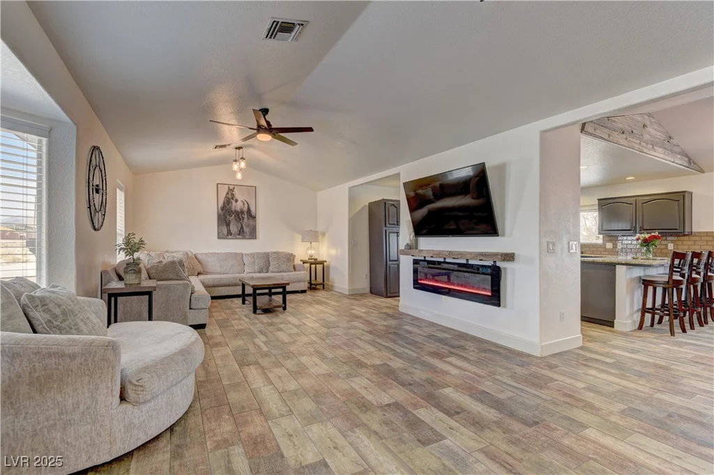 6917 Leon, Las Vegas, NV 89131