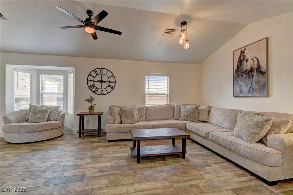 6917 Leon, Las Vegas, NV 89131