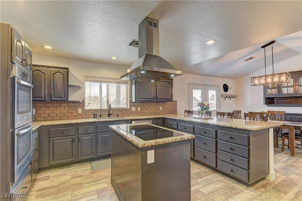 6917 Leon, Las Vegas, NV 89131
