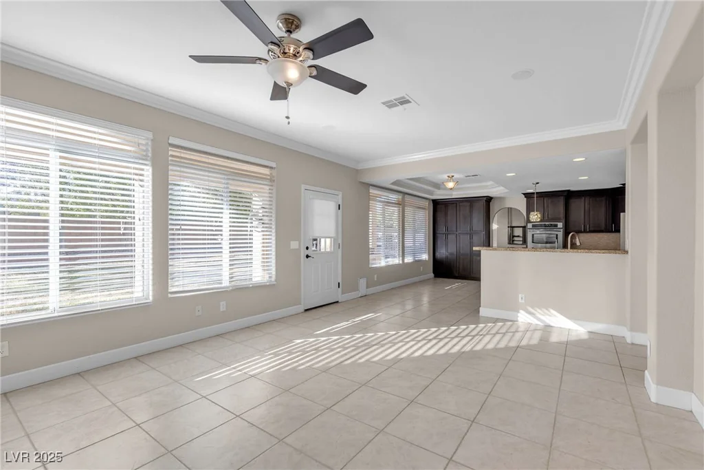 4933 Gate Fall, Las Vegas, NV 89149