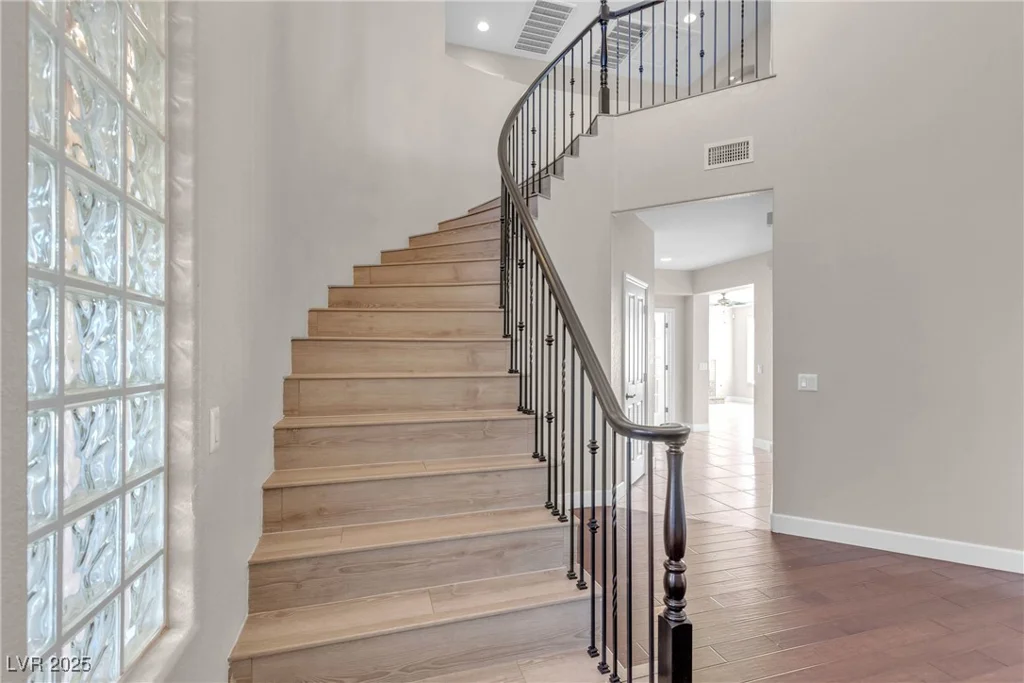 4933 Gate Fall, Las Vegas, NV 89149
