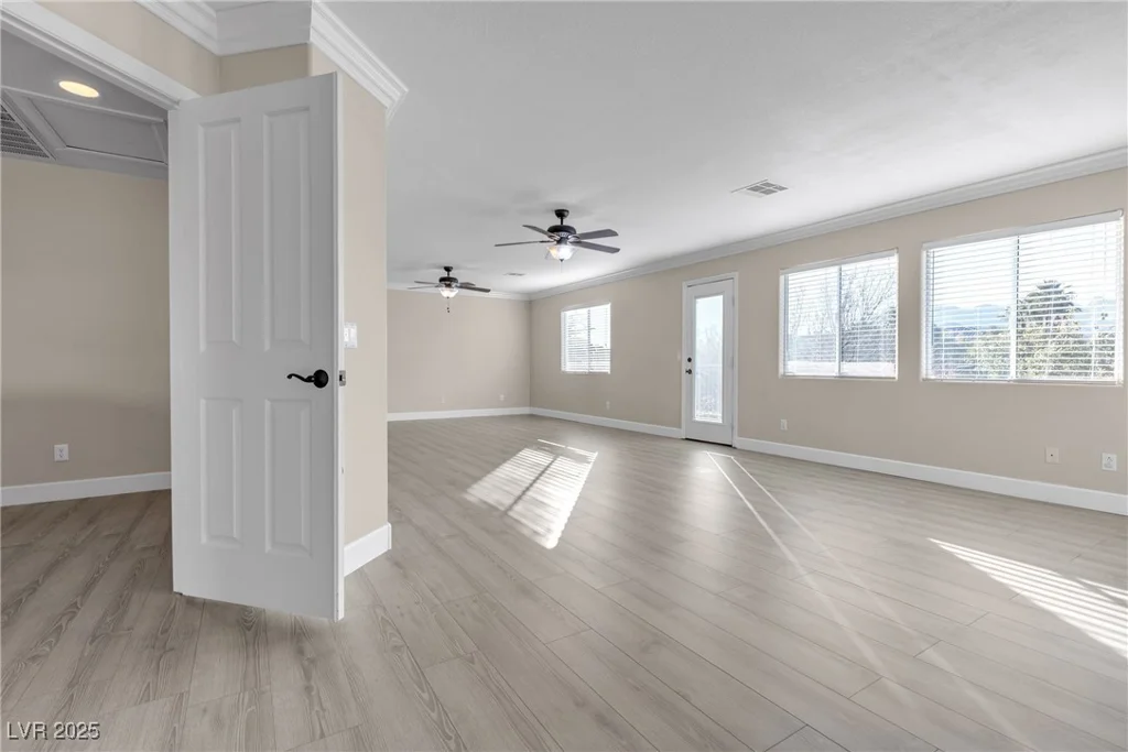 4933 Gate Fall, Las Vegas, NV 89149