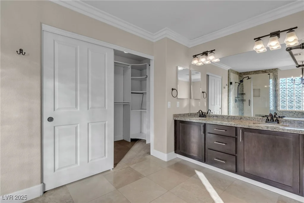 4933 Gate Fall, Las Vegas, NV 89149
