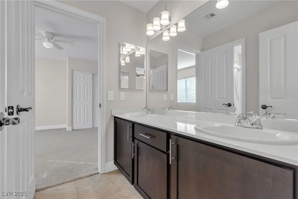 4933 Gate Fall, Las Vegas, NV 89149