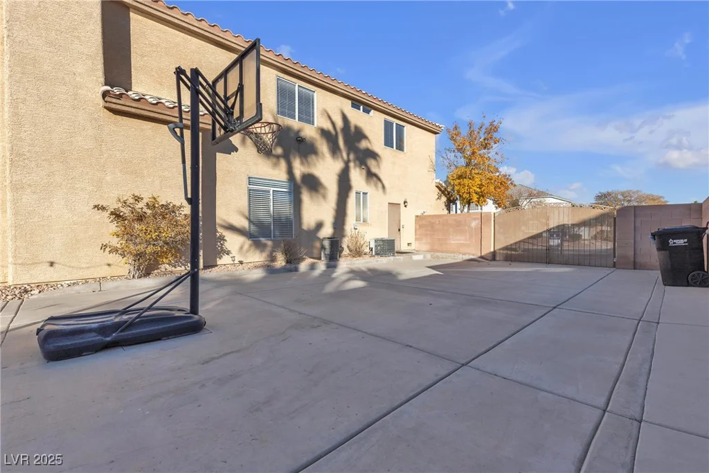 4933 Gate Fall, Las Vegas, NV 89149