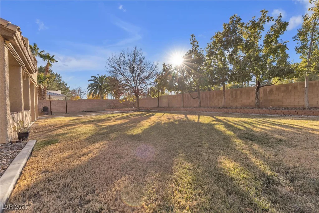 4933 Gate Fall, Las Vegas, NV 89149