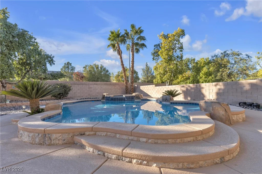 4933 Gate Fall, Las Vegas, NV 89149