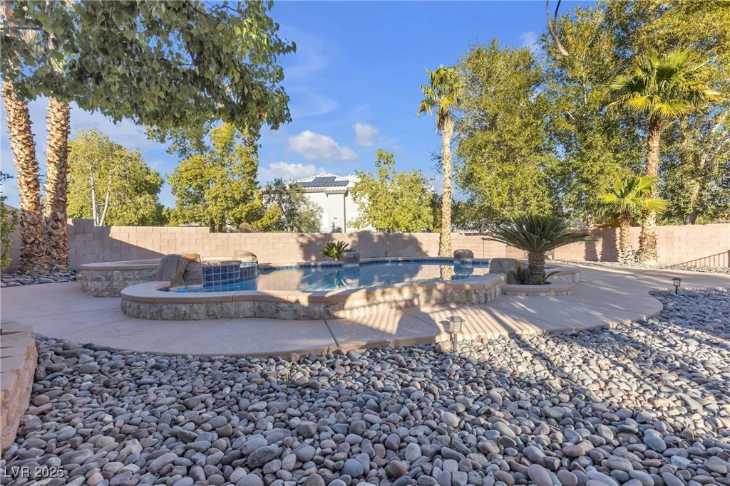 4933 Gate Fall, Las Vegas, NV 89149