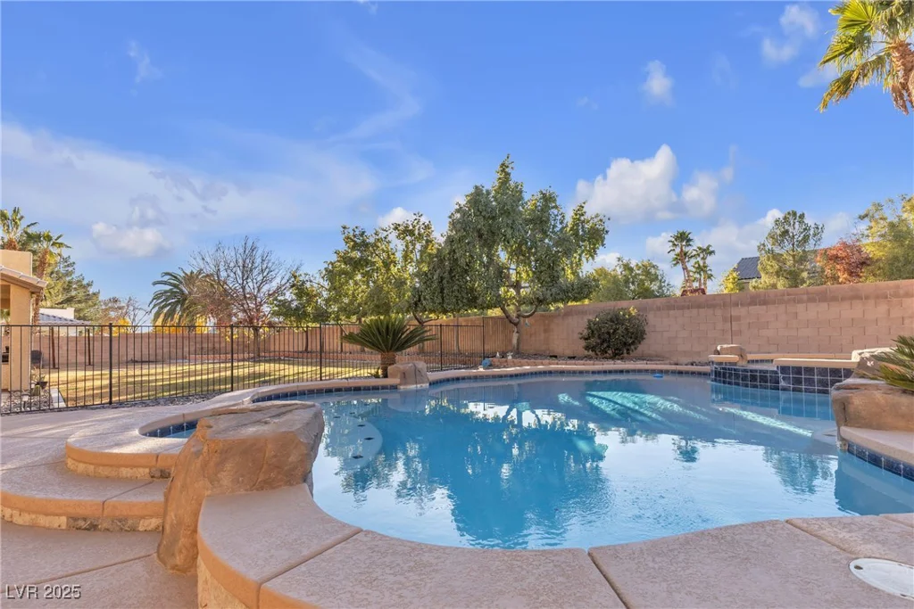4933 Gate Fall, Las Vegas, NV 89149