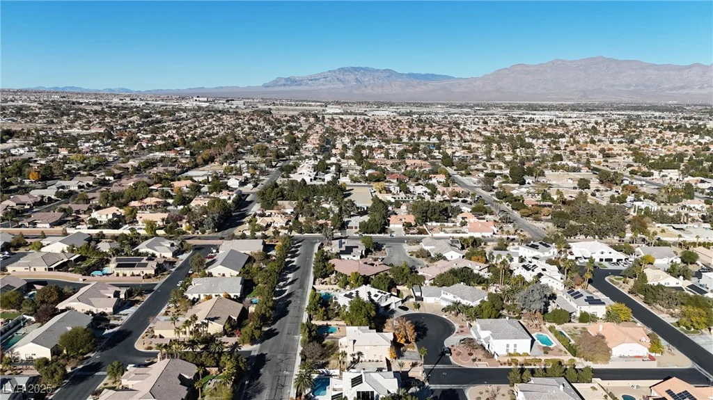 4933 Gate Fall, Las Vegas, NV 89149