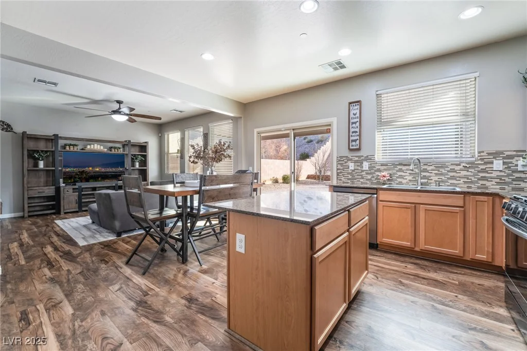 589 Via Medici, Henderson, NV 89011