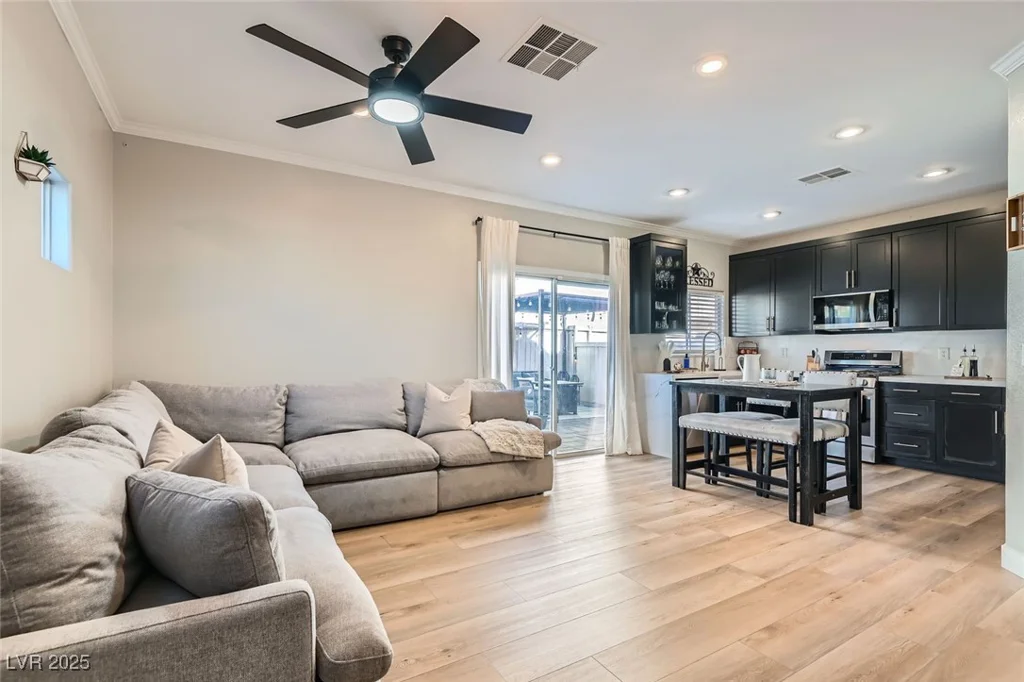 6092 Alameda Padre, Las Vegas, NV 89139