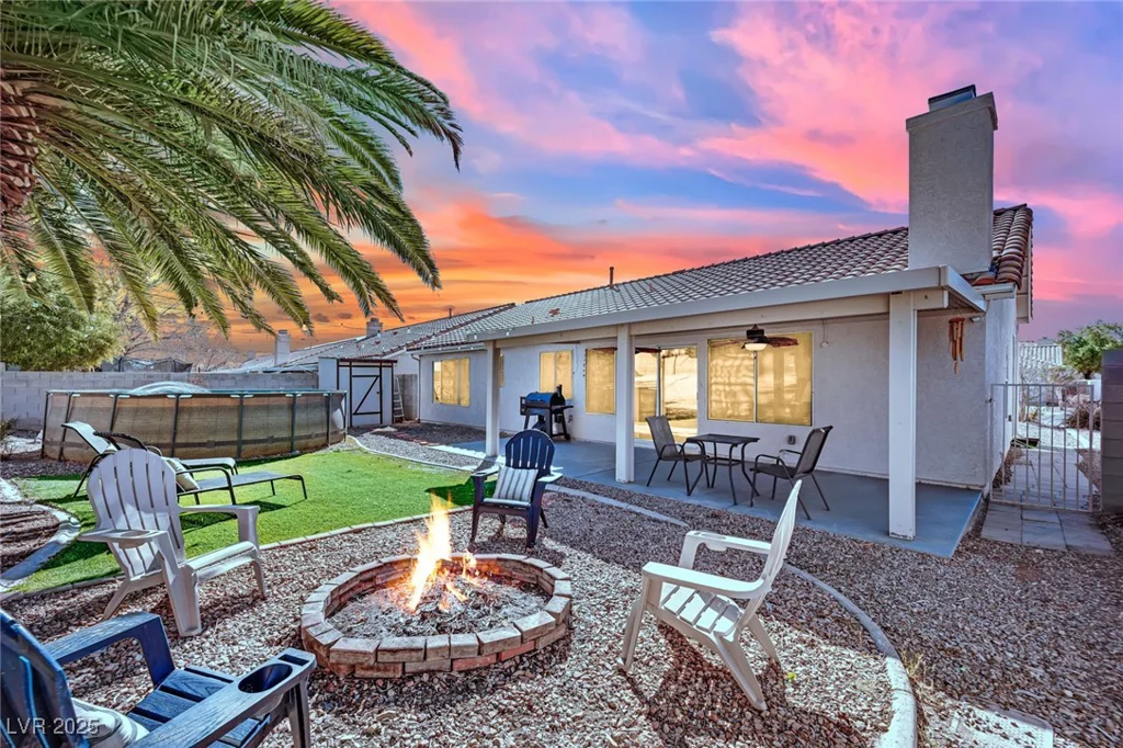 1914 Night Shadow, North Las Vegas, NV 89031