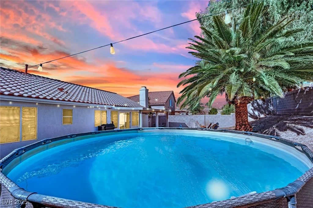 1914 Night Shadow, North Las Vegas, NV 89031