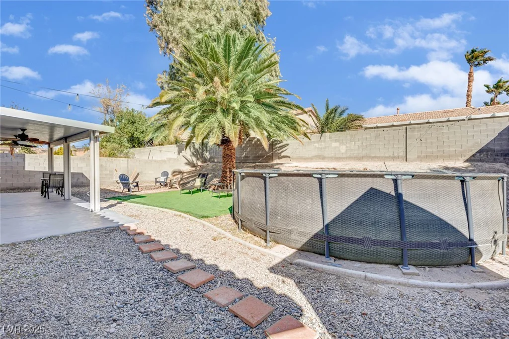 1914 Night Shadow, North Las Vegas, NV 89031