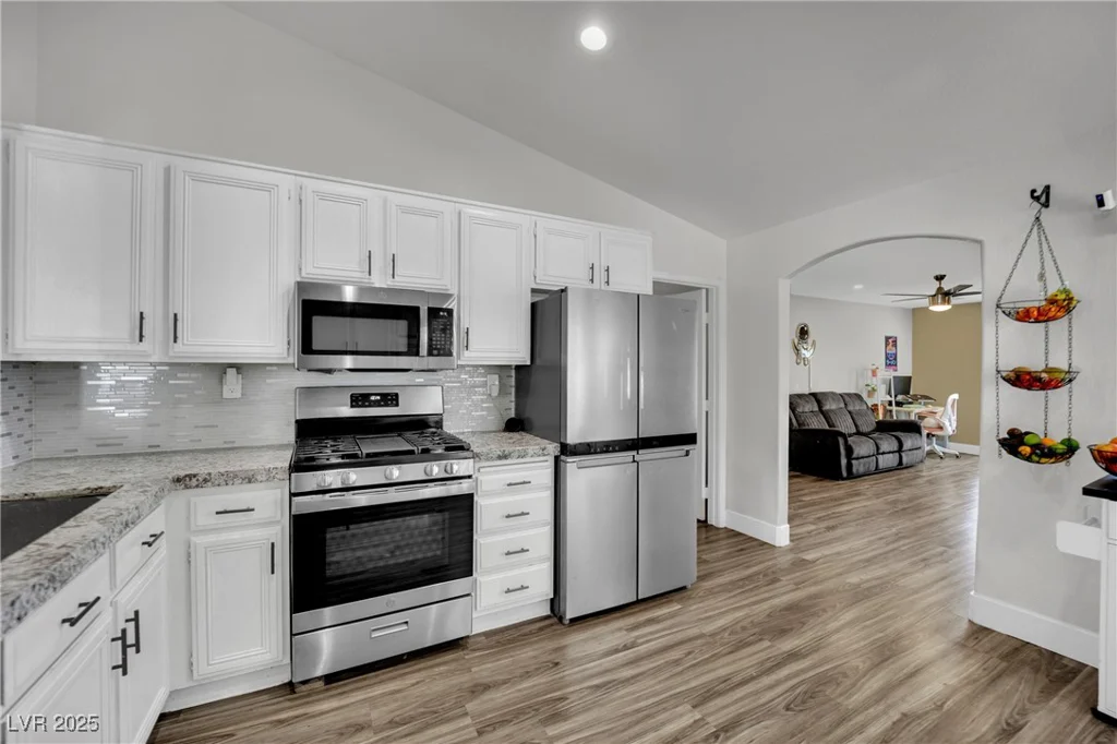 1914 Night Shadow, North Las Vegas, NV 89031