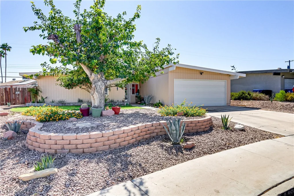 5109 Sugarfoot, Las Vegas, NV 89107