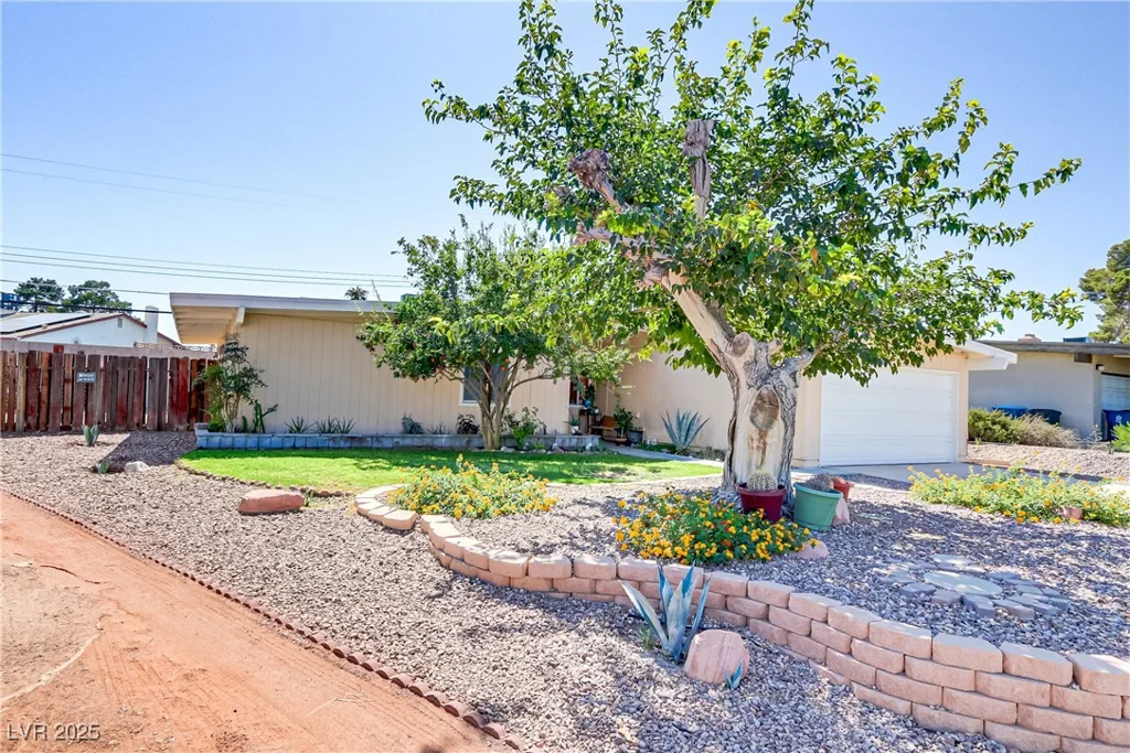 5109 Sugarfoot, Las Vegas, NV 89107