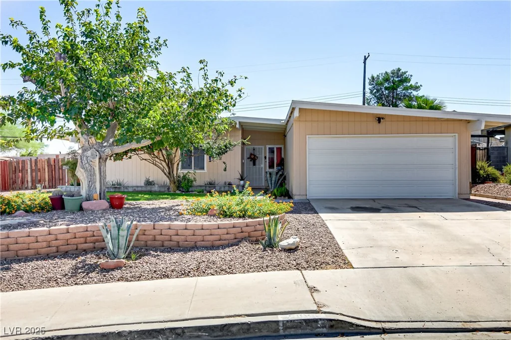 5109 Sugarfoot, Las Vegas, NV 89107