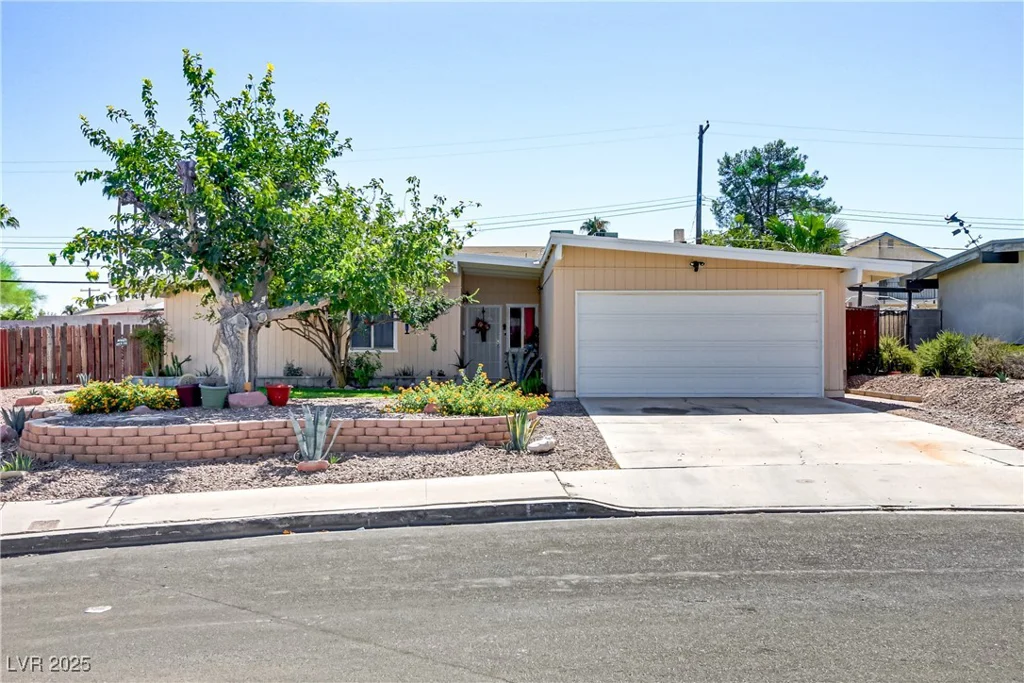 5109 Sugarfoot, Las Vegas, NV 89107