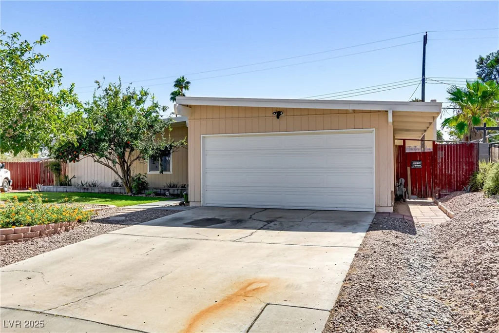 5109 Sugarfoot, Las Vegas, NV 89107