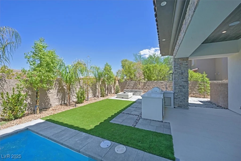 34 Vintage Canyon, Las Vegas, NV 89141
