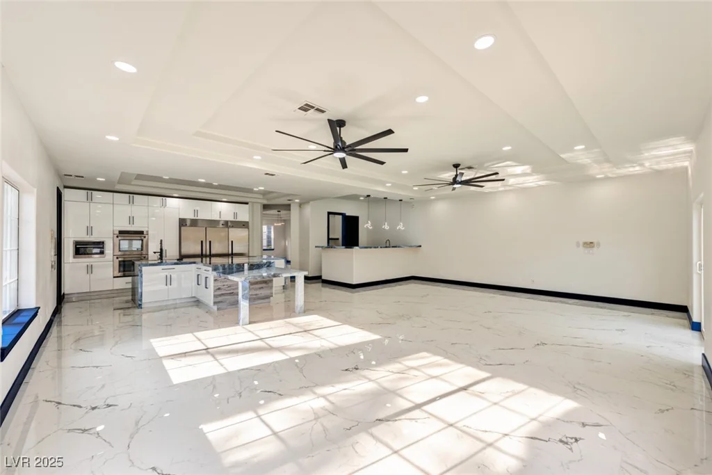 8625 Scarsdale, Las Vegas, NV 89117