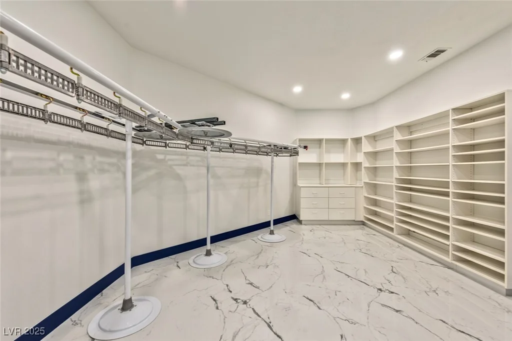 8625 Scarsdale, Las Vegas, NV 89117