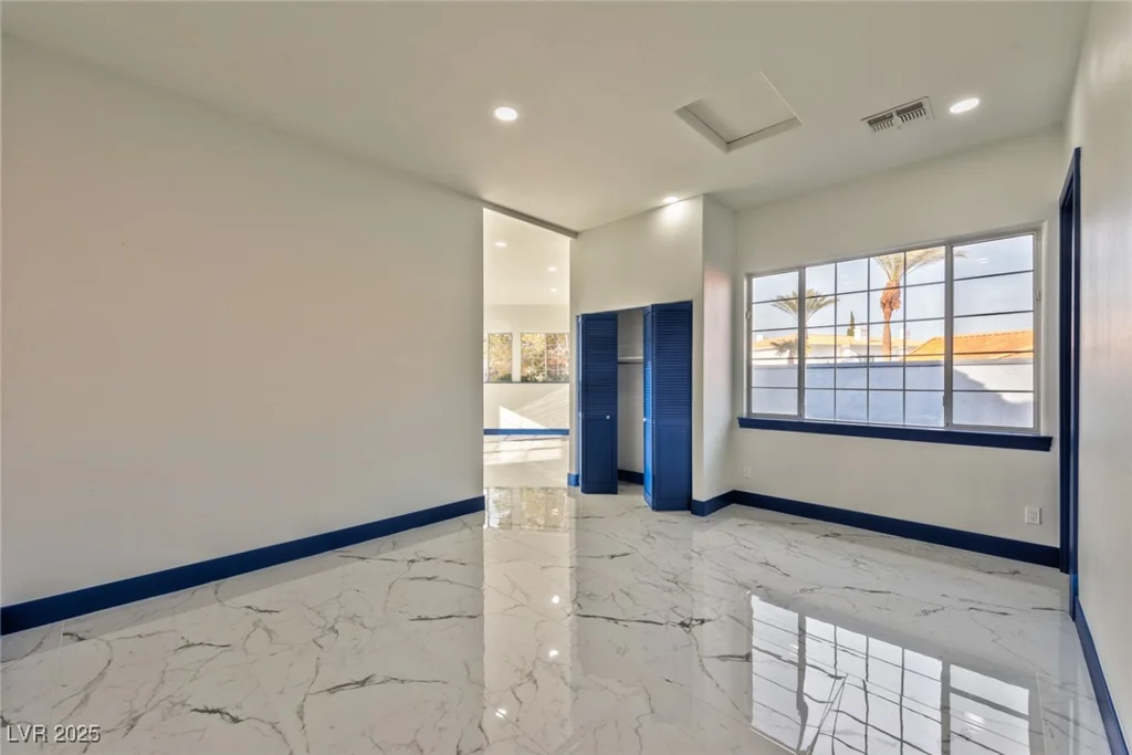 8625 Scarsdale, Las Vegas, NV 89117