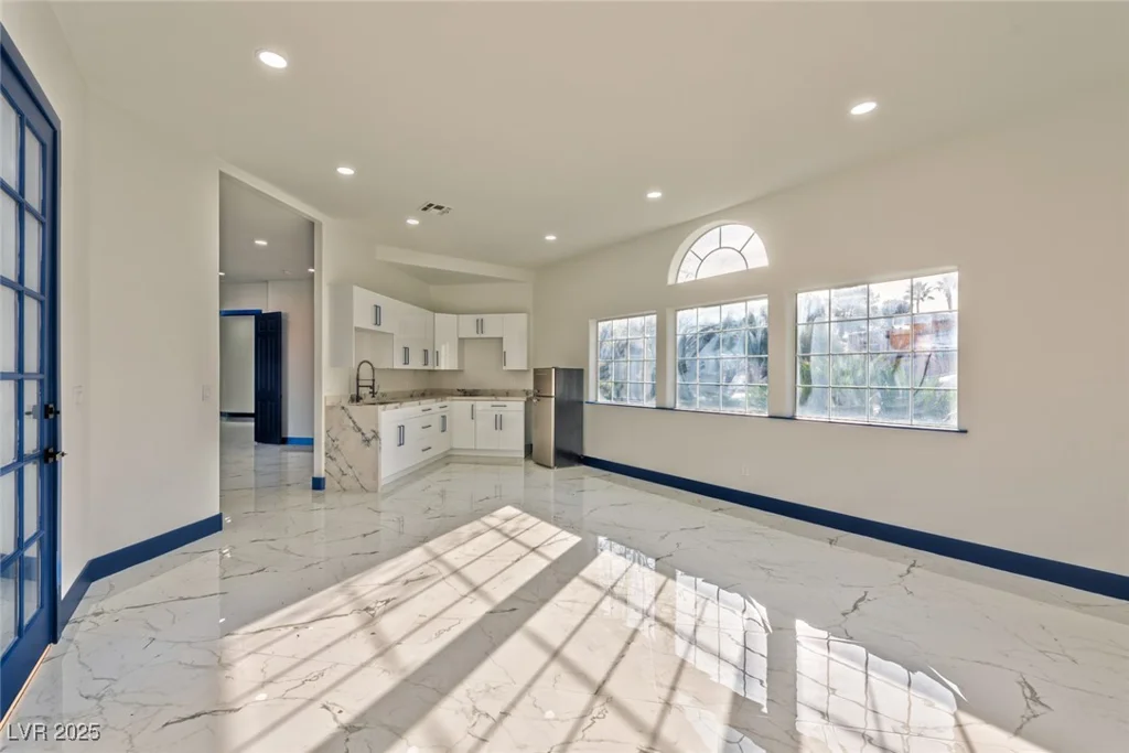 8625 Scarsdale, Las Vegas, NV 89117