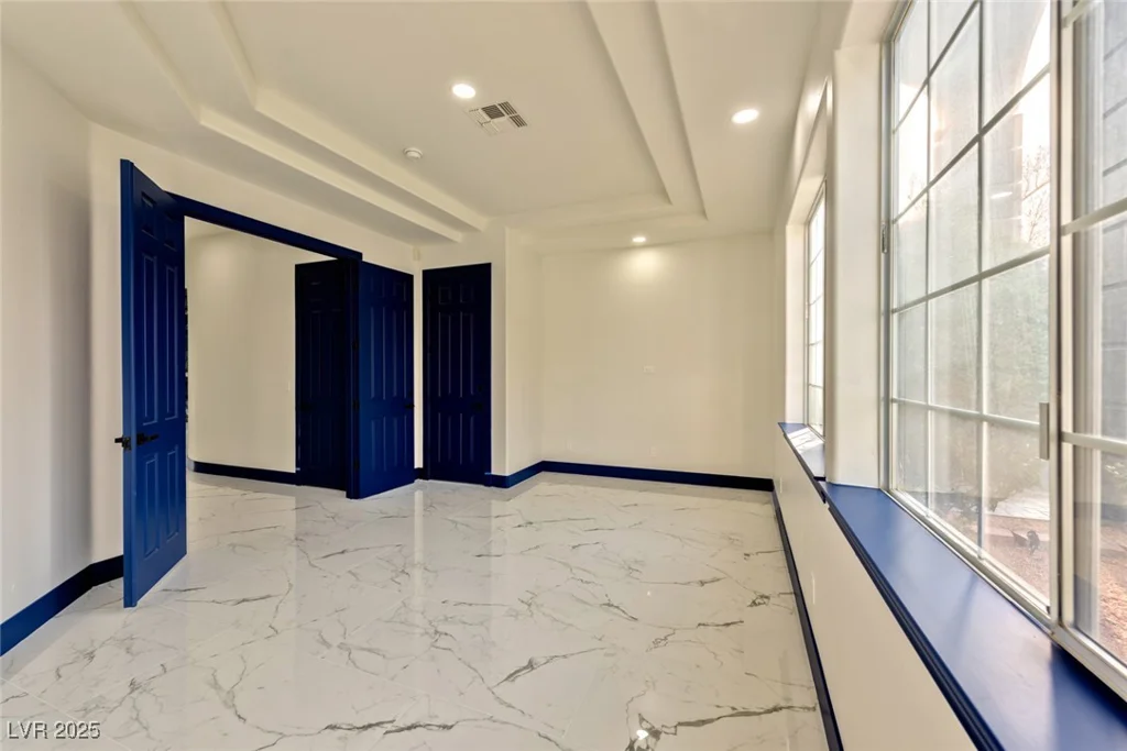 8625 Scarsdale, Las Vegas, NV 89117