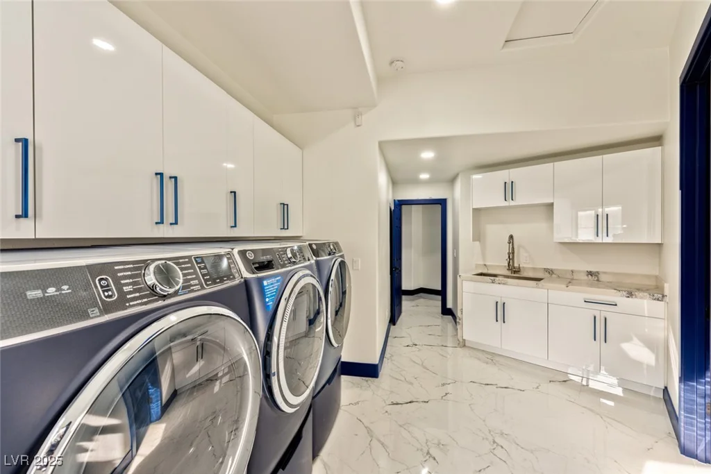 8625 Scarsdale, Las Vegas, NV 89117