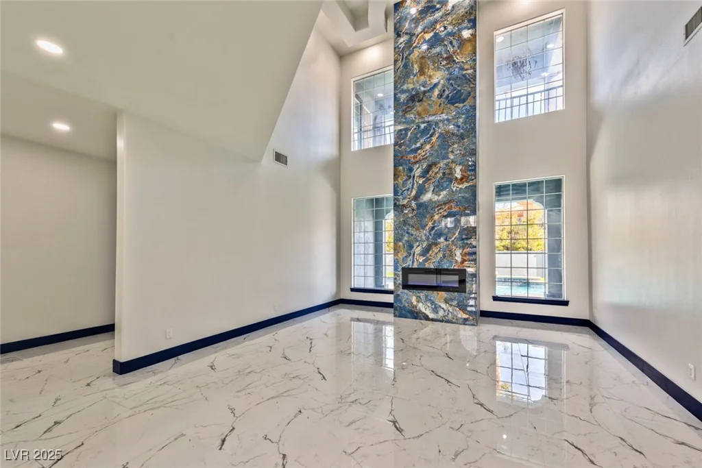 8625 Scarsdale, Las Vegas, NV 89117